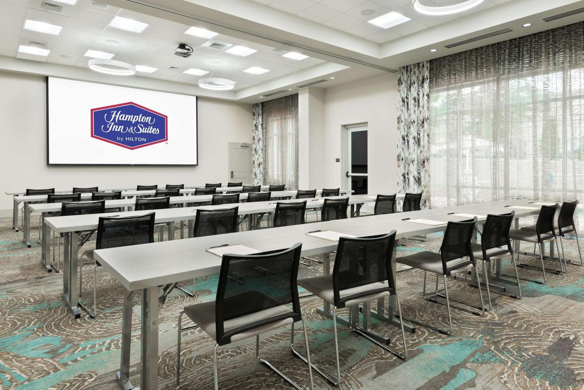 Hampton Inn & Suites Atlanta Buckhead Place Exteriör bild