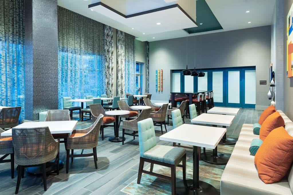 Hampton Inn & Suites Atlanta Buckhead Place Restaurang bild